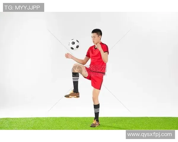 足球明星颠球技艺大比拼展现足球魅力与运动精神的完美结合